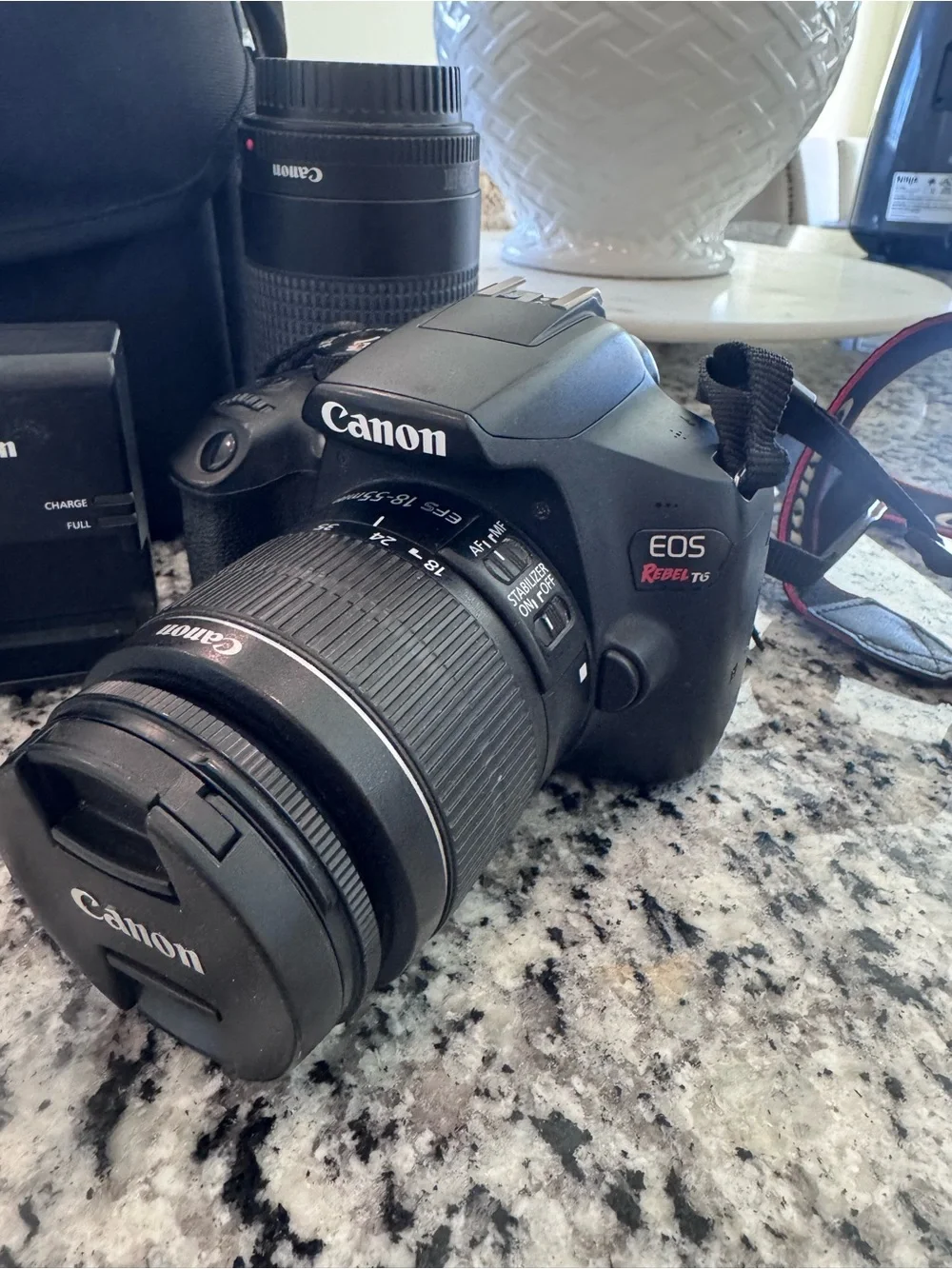 Canon Black DSLR Camera Kit with Carry Bag and Lenses